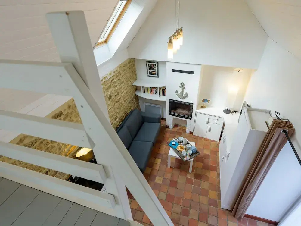 Peaceful Holiday Home in Plouguin with Indoor Pool