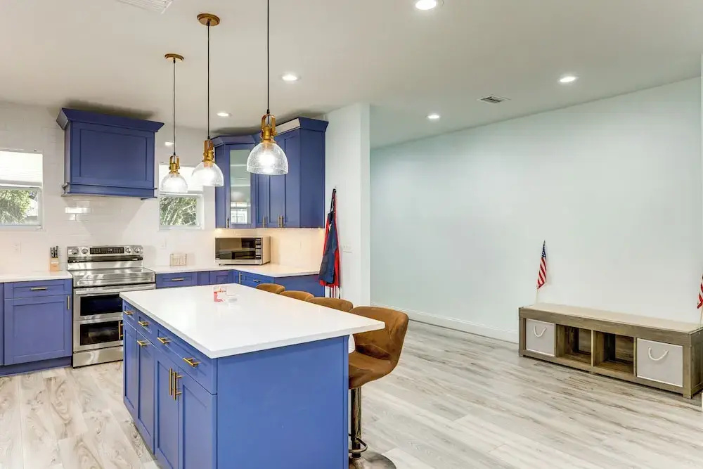 2 Mi to Dtwn Jax: Game-ready Retreat w/ Yard