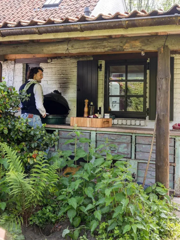 La Petite For t Antique Countryside Greenhouse