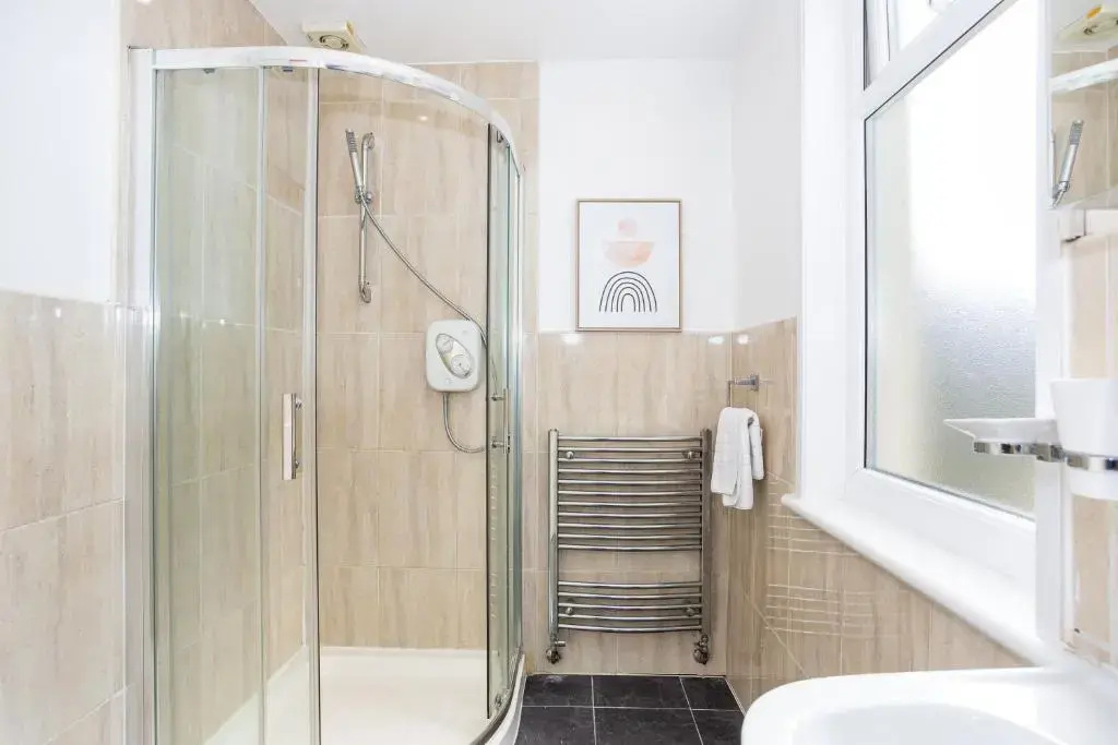 Wenham House - Large House with Hot Tub, Sleeps 11!