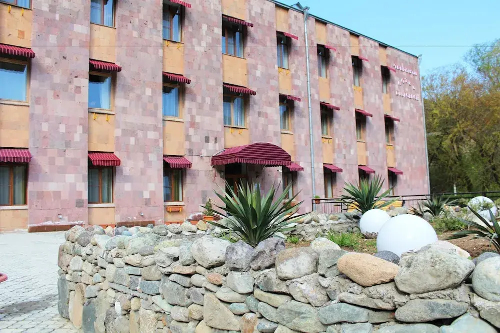 Diligence Hotel & restaurant