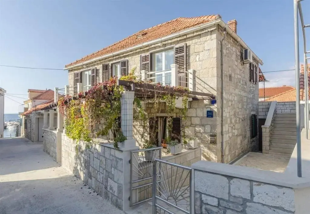 Apartment Lile - 30m from beach