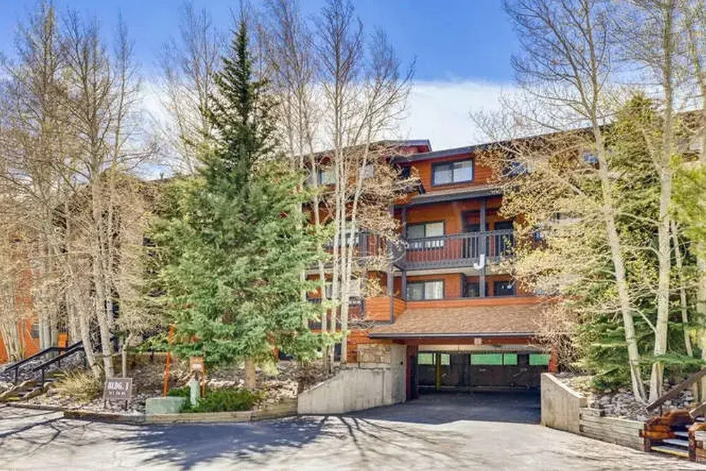 Mountainside J130 by Book by Owner