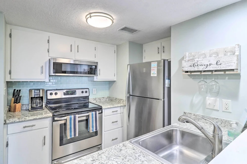 Fernandina Beach Condo w/ Pool & Beach Access!