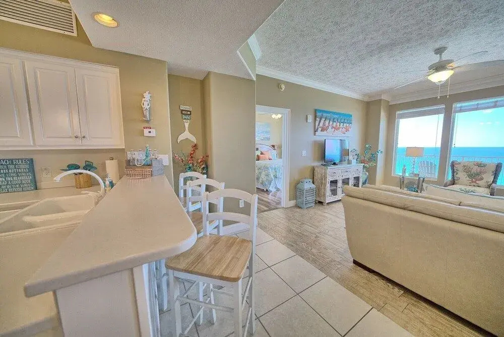 Beautiful Condo with Spacious Balcony to Enjoy Fascinating Ocean View - Unit 1002 by RedAwning