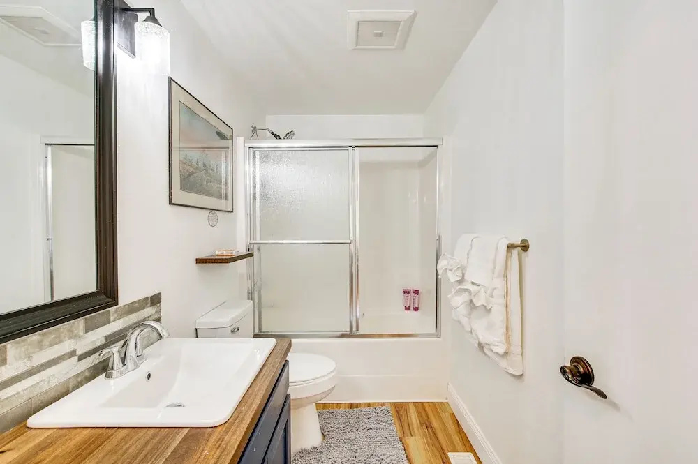 Charming Arlington Home w/ Hot Tub & Fenced Yard!