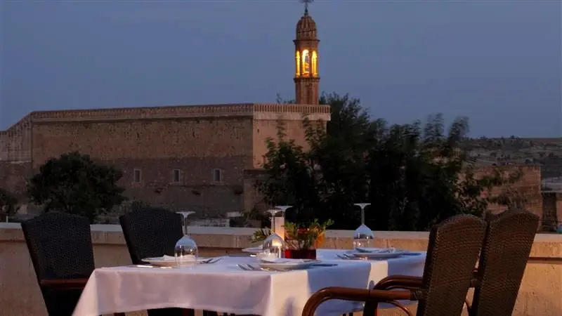 Kasr-i Nehroz Hotel