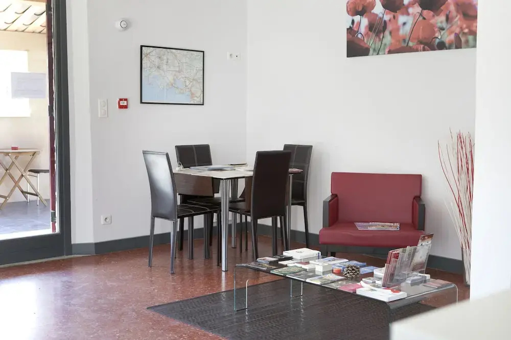 Le Mas De Valrugues Hotel