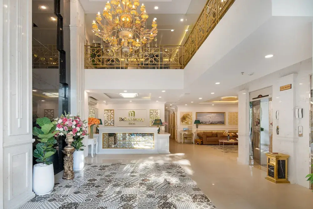 Bella Merry Hotel and Apartment - 100M To The My Khe Beach