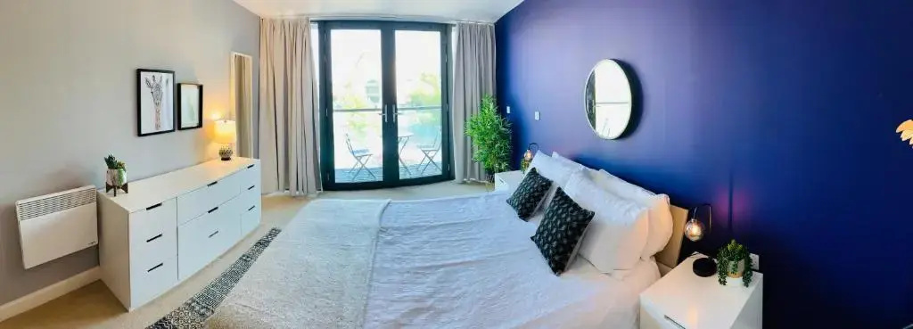 Stewart St James Walk Apartment