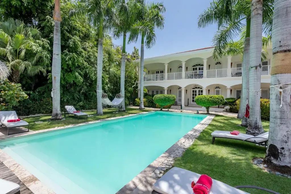 Beautiful villa near Playa Blanca & Serena Beach – Large 2 levels villa with pool, maid, golf