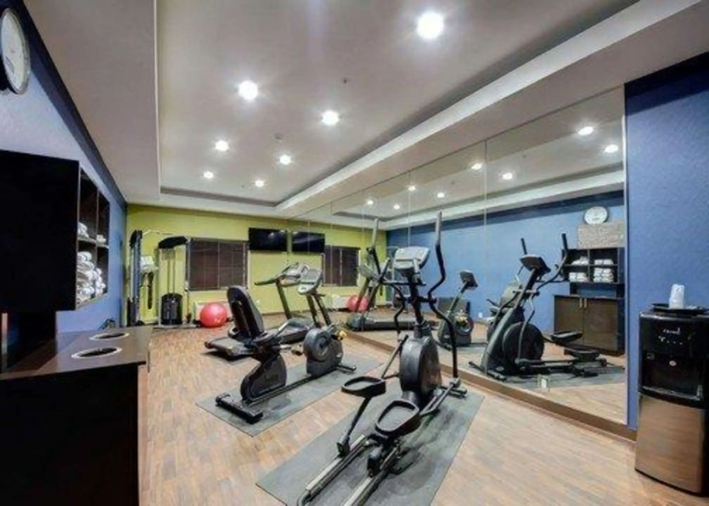 Comfort Inn & Suites Tulsa I-44 West - Rt 66
