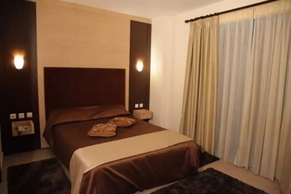 Alexander Hotel