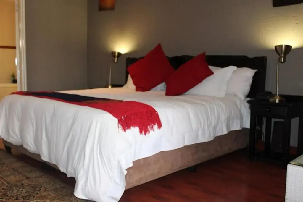 Flamboyant Guest Lodge