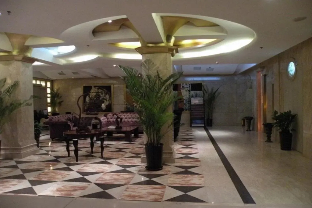 base-Sanlitun Serviced Apartment