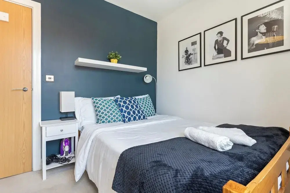 Stylish & Spacious Modern Apartments near Dalston Kingsland Station - by Short Stories London