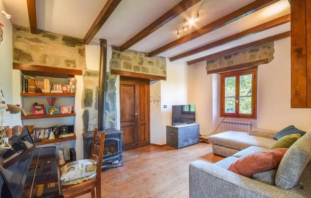 4 Bedroom Beautiful Home In Tiglieto