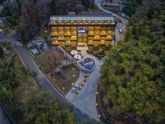 Anji Lingshang Jiangnan Tianchi Vacation Apartment