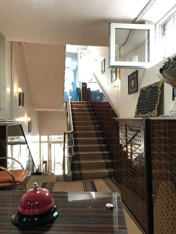 Ari Hotel
