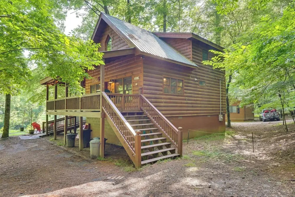 Riverfront Ellijay Cabin w/ Deck + Pool Access!
