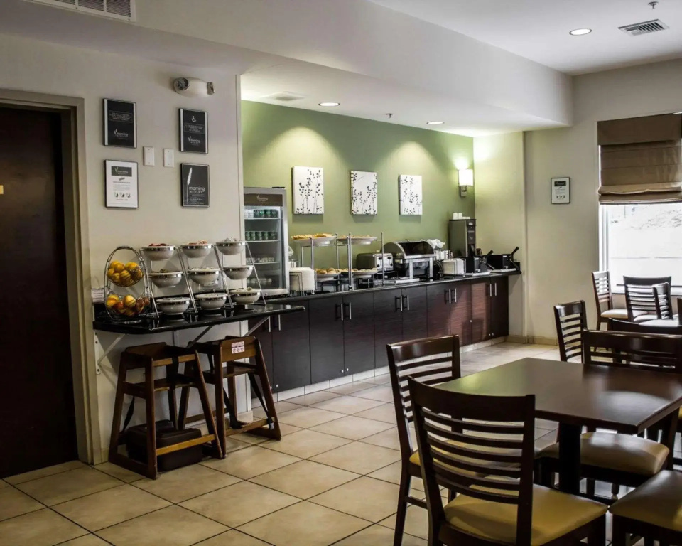 Express Inn & Suites
