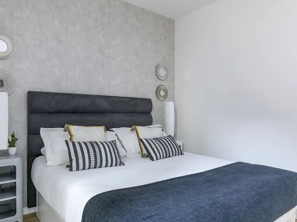 Riverside by Forever Rentals. Deluxe 2 Bedroom Apartment With Views of R?a. Wifi