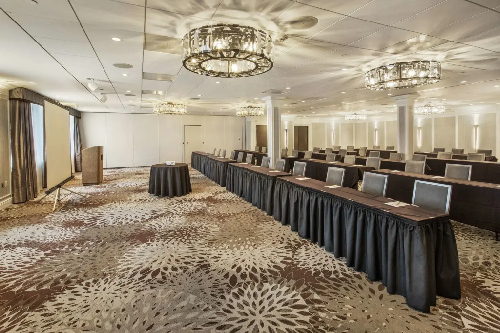 DoubleTree by Hilton Nanuet