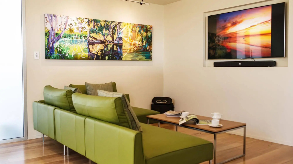The Frames - Award-Winning Couples Retreat with Private Heated Pool, Spa & Sauna