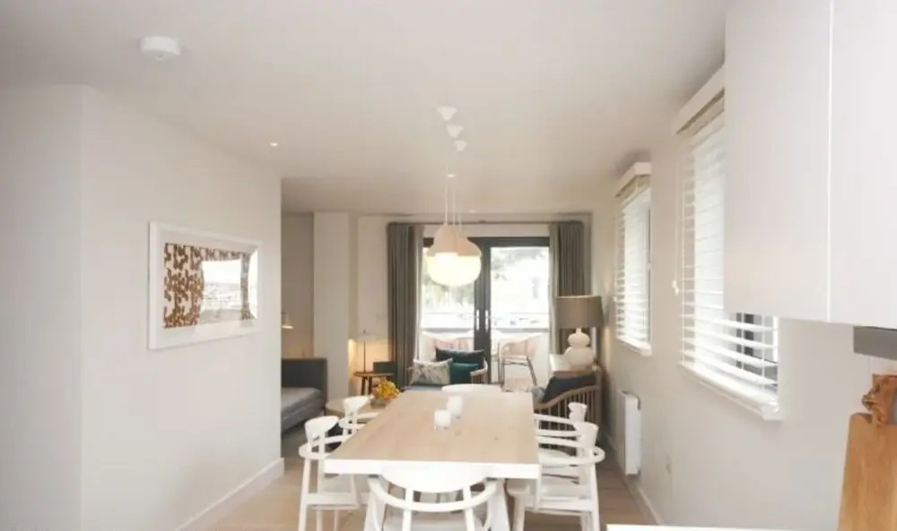 9 The Salterns, Chichester 402415
