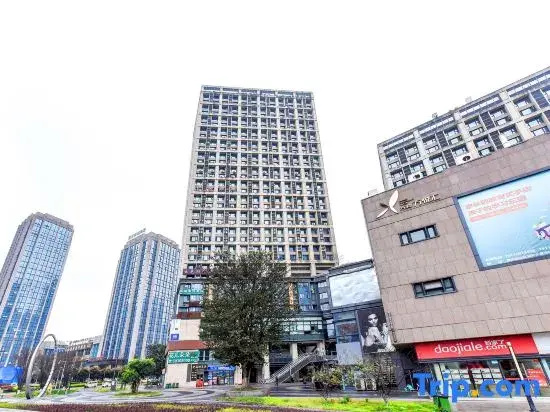 Kuanrong Suites Hotel (Liangjiang love sea shopping park)