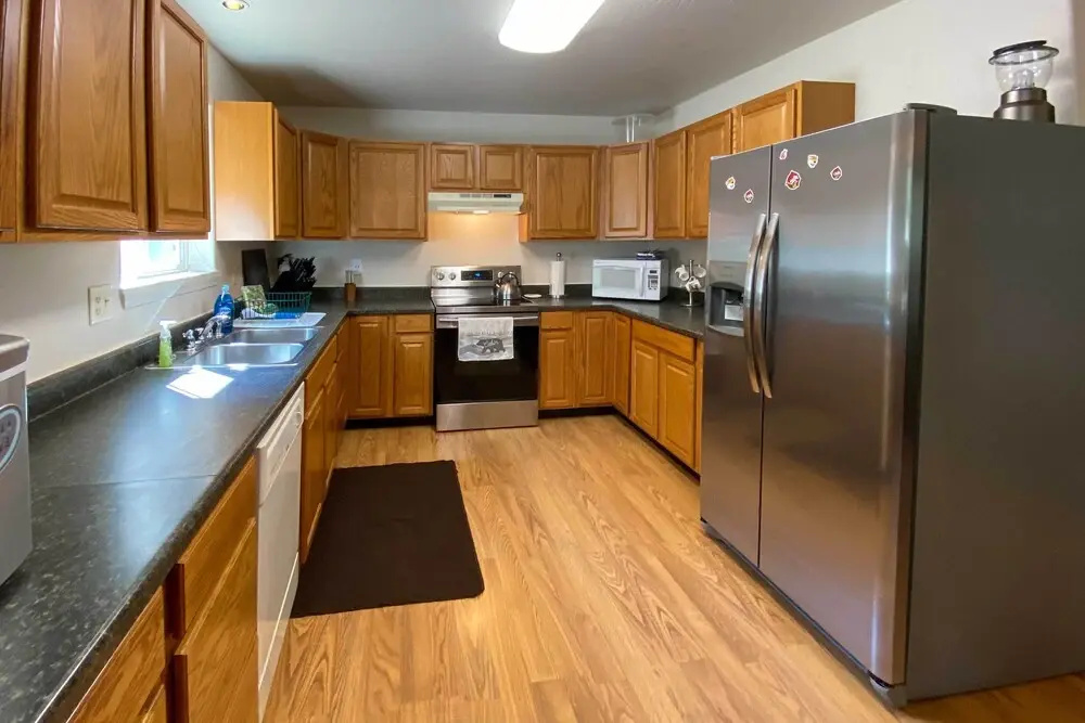 Private 2-acre Retreat w/ MTN Views, Walk to River