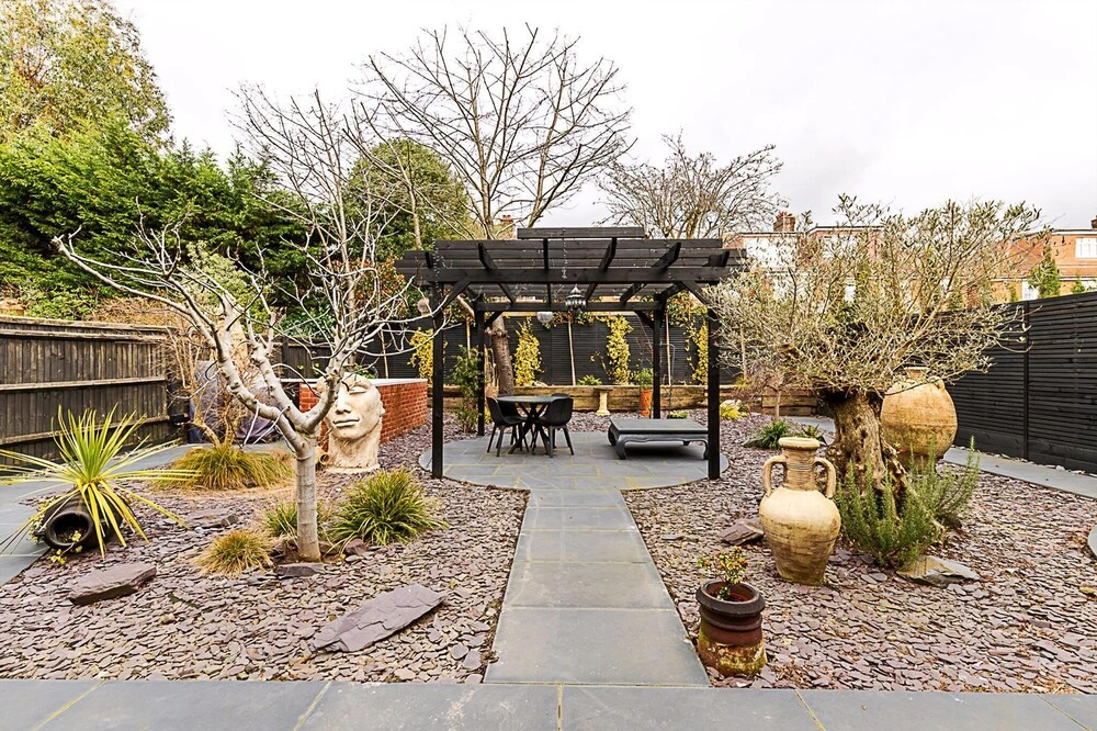 Stunning 5 Bed House in Willesden Green!