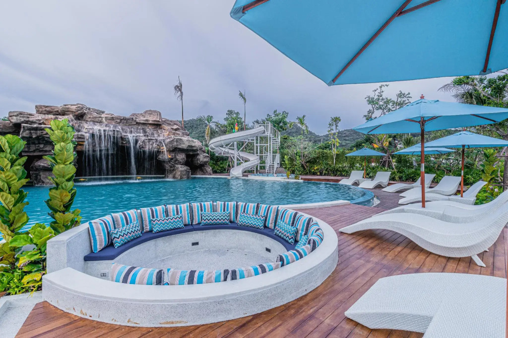 Phukalini Luxury Pool Villa & Onsen
