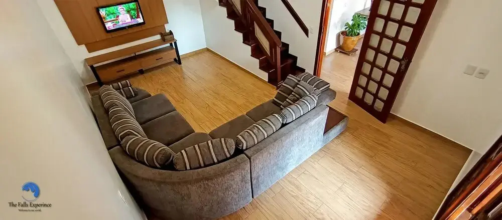 Casa com Piscina e Churrasqueira