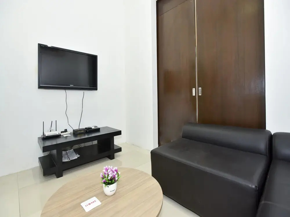 OYO Home 968 Homely 1BR Taragon Puteri