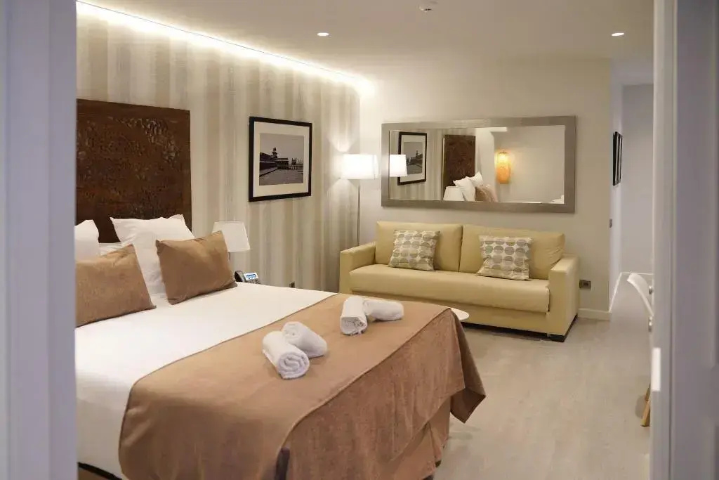 Serennia Fira Gran Via Exclusive Rooms