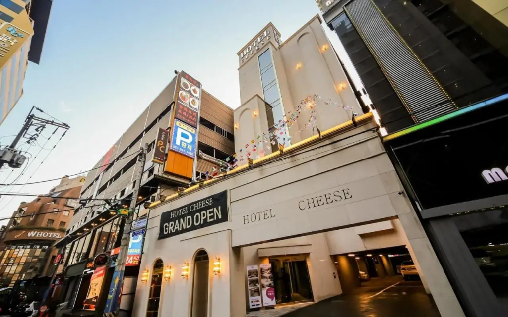 Hotel Cheese