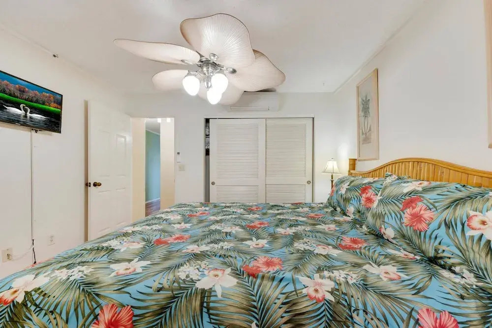 Big Island Kona Reef C-32 by Coldwell Banker Island Vacations