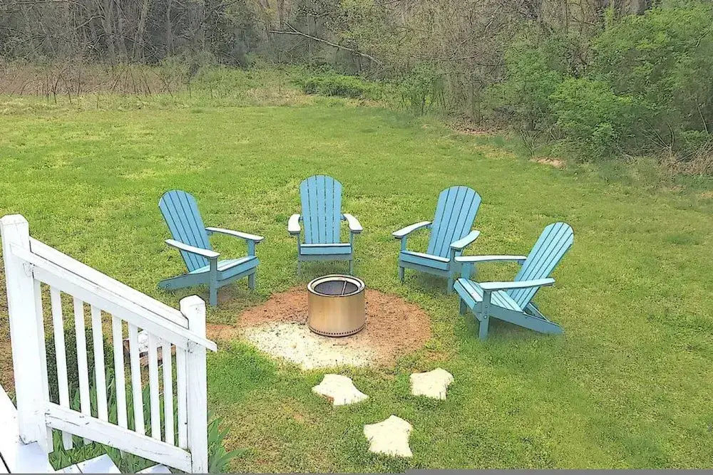 Stoney Creek Cottage Wintergreen w EV Charger