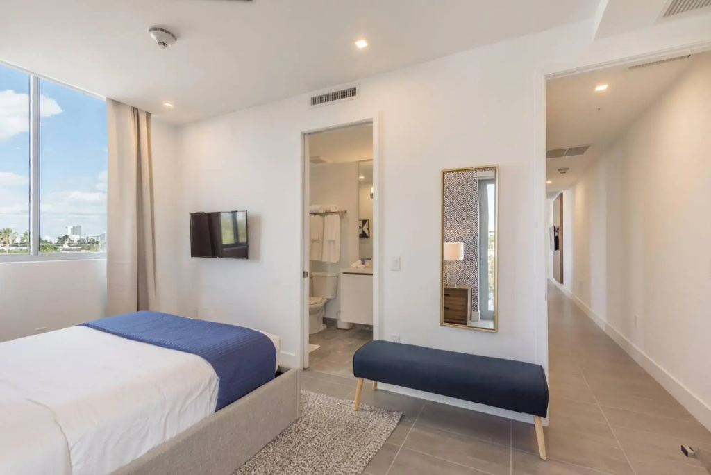 Luxury 2 bedroom apt in South Beach 203