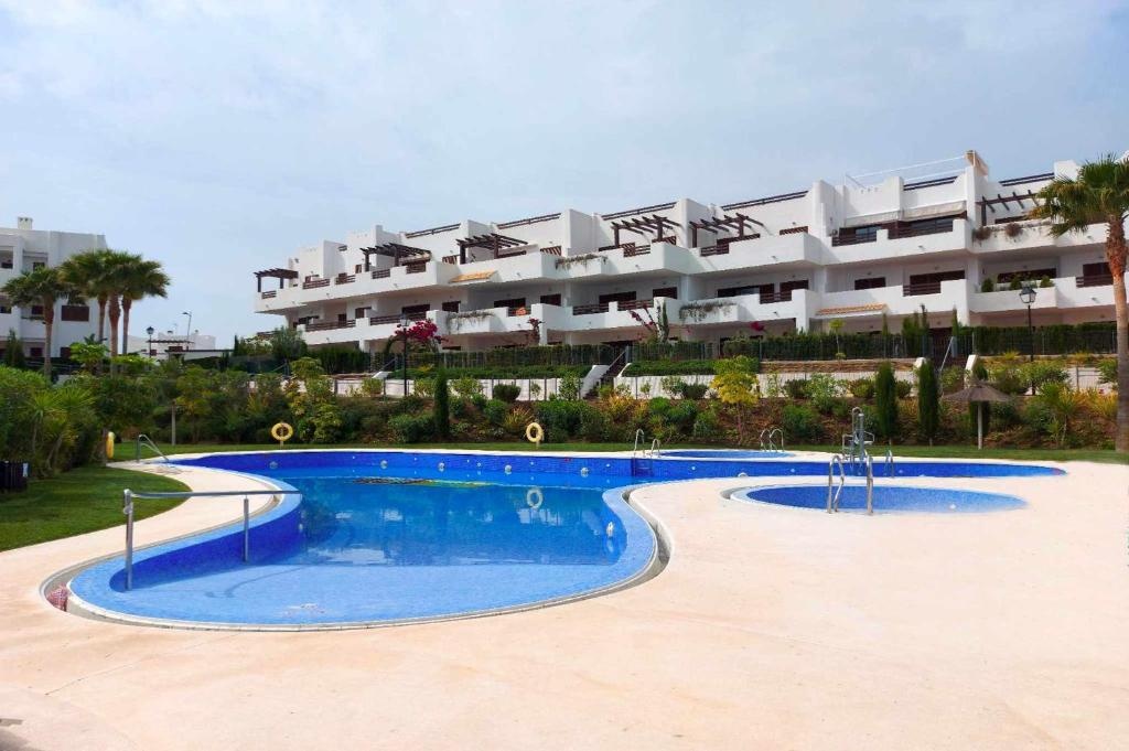 Girasol apartamento para 4 personas con piscina communitaria