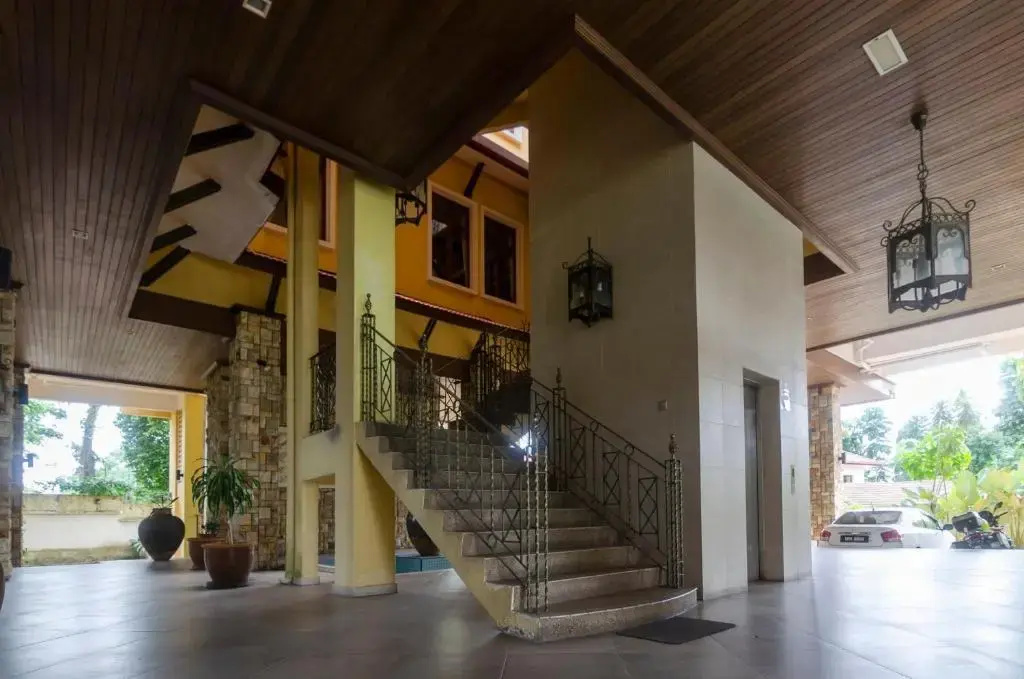 A Spacious & Cozy 5BR Unit in Ampang FREE Parking
