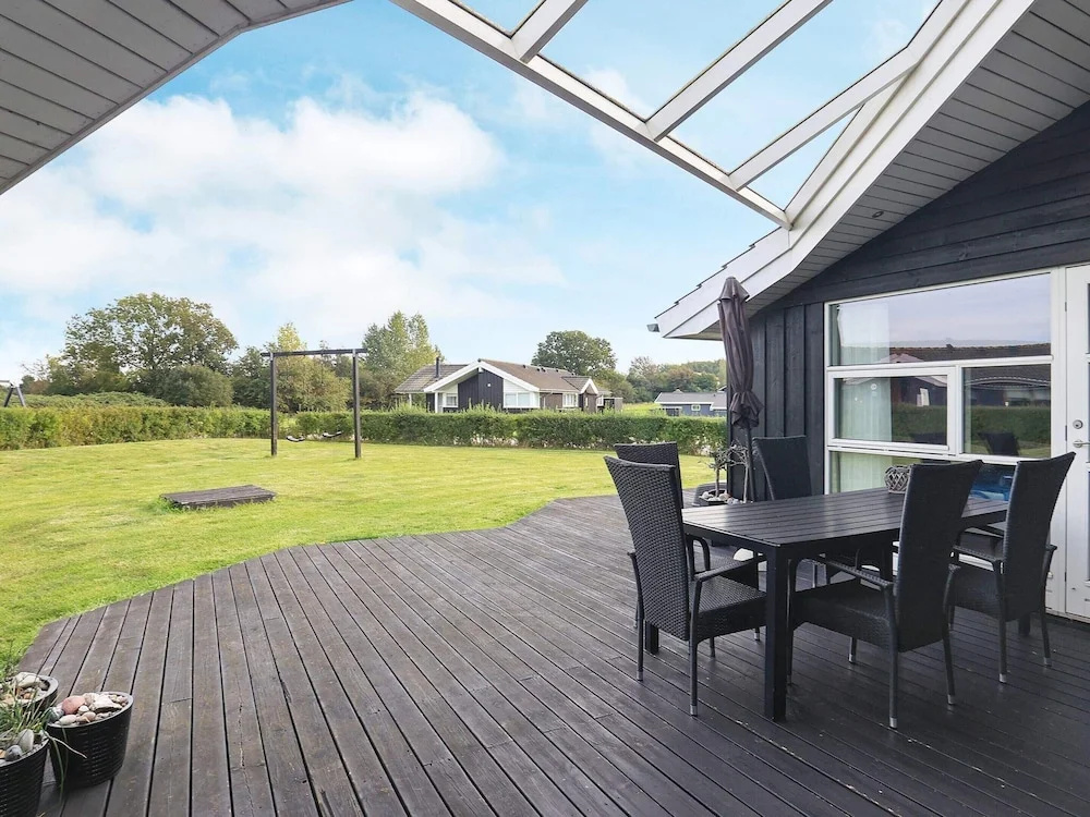 10 person holiday home in Rudkøbing-By Traum