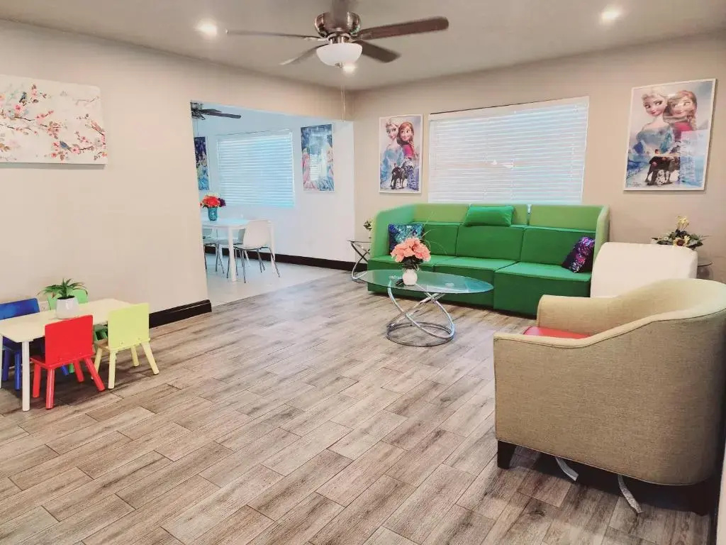 Ocean Breeze Apartment Huntington Beach