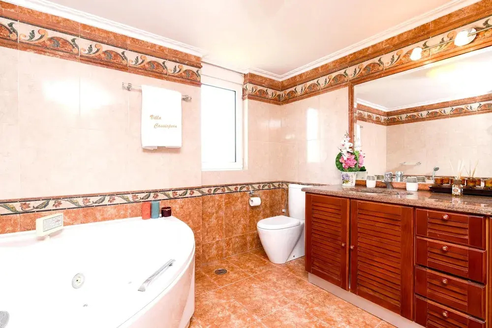 Villa With 5 Bedrooms in Kitsi, With Private Pool, Enclosed Garden and