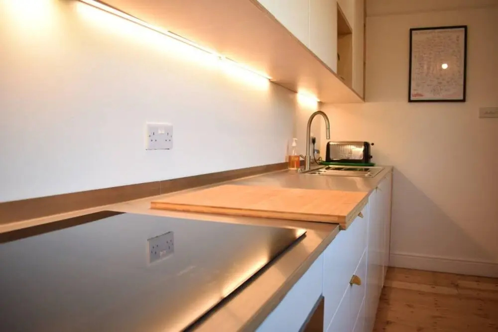 Bright 1 Bedroom Flat With Garden In New Cross Gate