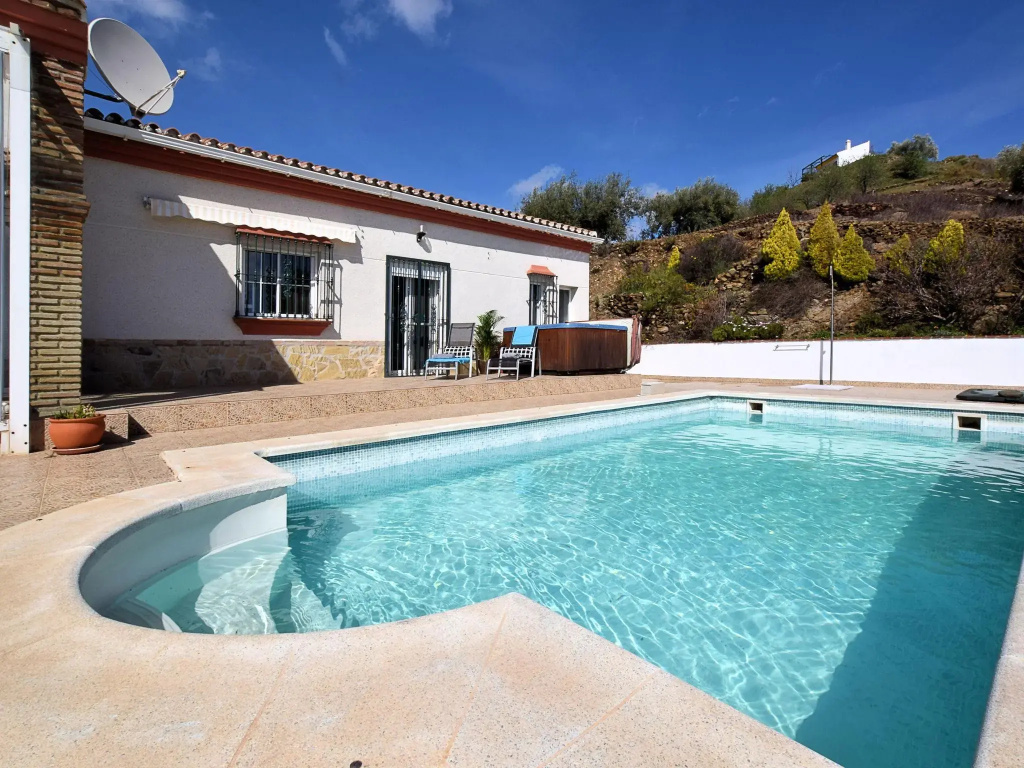 Spacious Villa with Hot Tub in Arenas