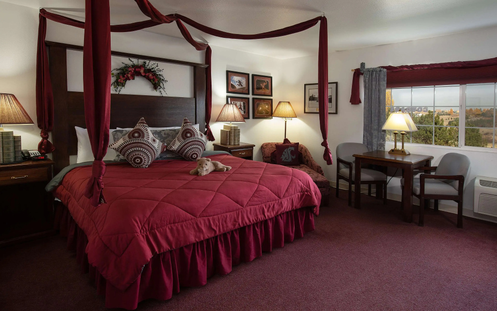 Coast Hilltop Inn
