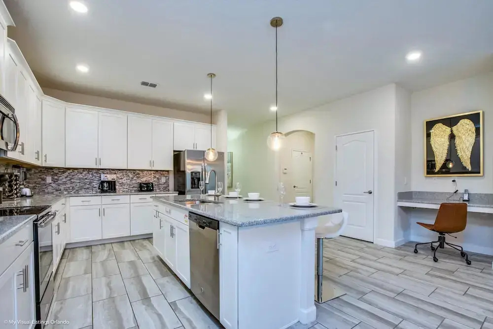 Luxury 6 Bedroom 4 Bath Home with Spa