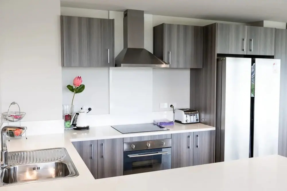Large Four Bdr Apartment - Walk to Mall/stadium